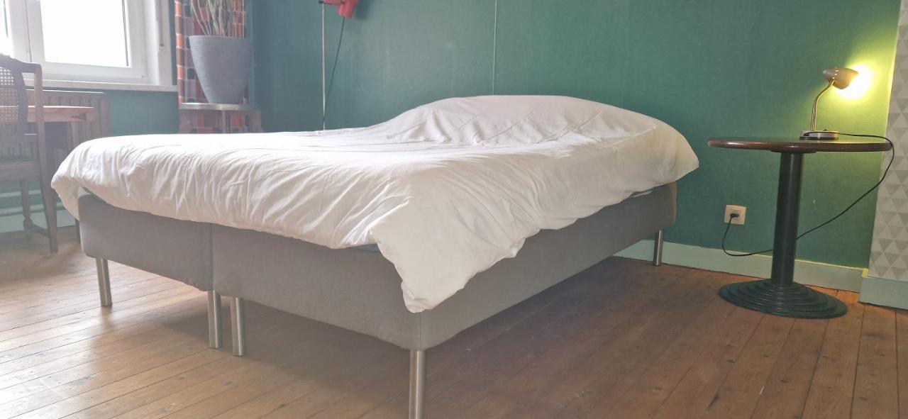 Vakantiewoning In Mol Centrum Met Eigen Bar "Casacuriosa" Extérieur photo